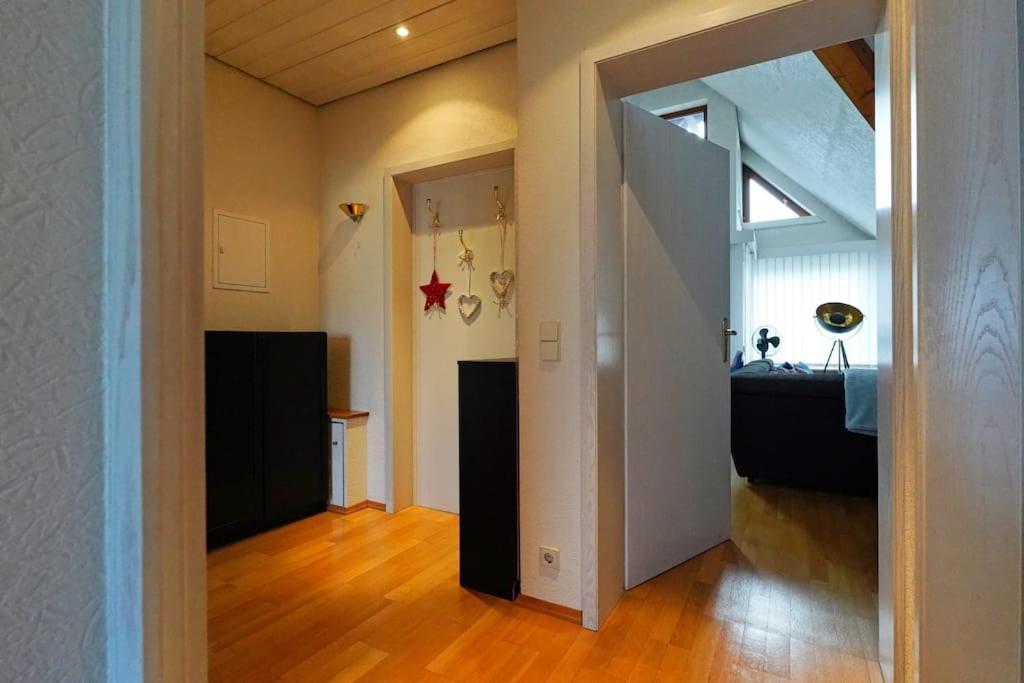 Grosse, Helle Wohnung Fuer Bis Zu 6 Personen Weinheim Extérieur photo