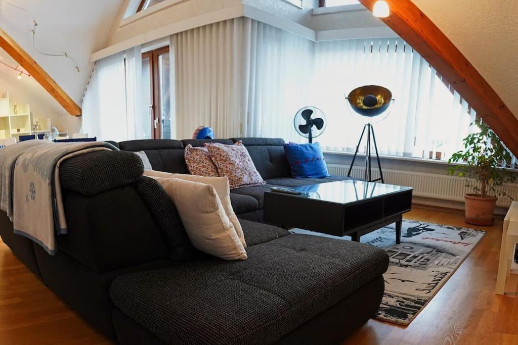 Grosse, Helle Wohnung Fuer Bis Zu 6 Personen Weinheim Extérieur photo