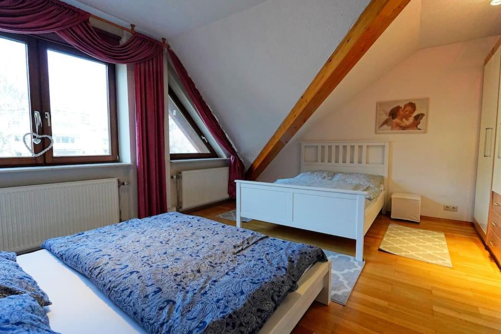 Grosse, Helle Wohnung Fuer Bis Zu 6 Personen Weinheim Extérieur photo